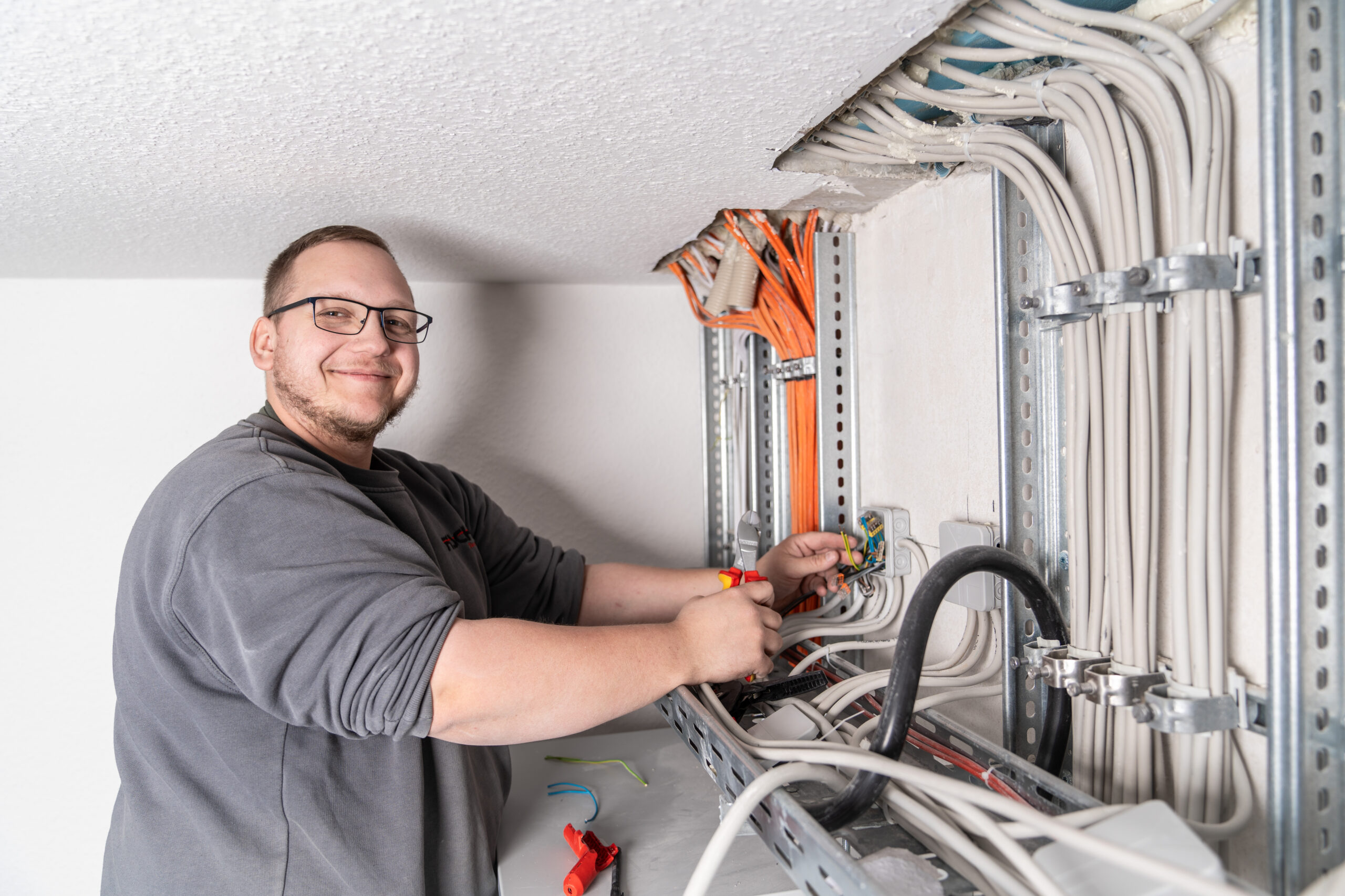 Elektroarbeiten in Delbrück für Gewerbe und Unternehmen